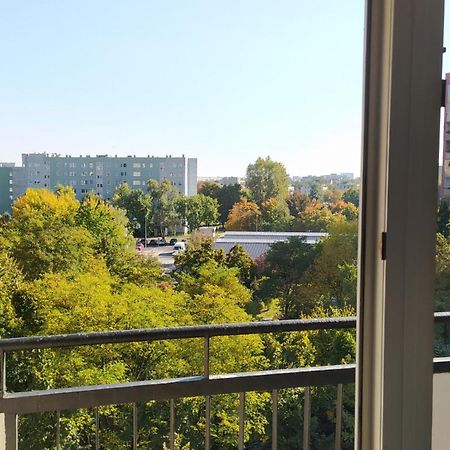 Uroczy Apartament Z Bezplatnych Parkingiem Варшава Экстерьер фото